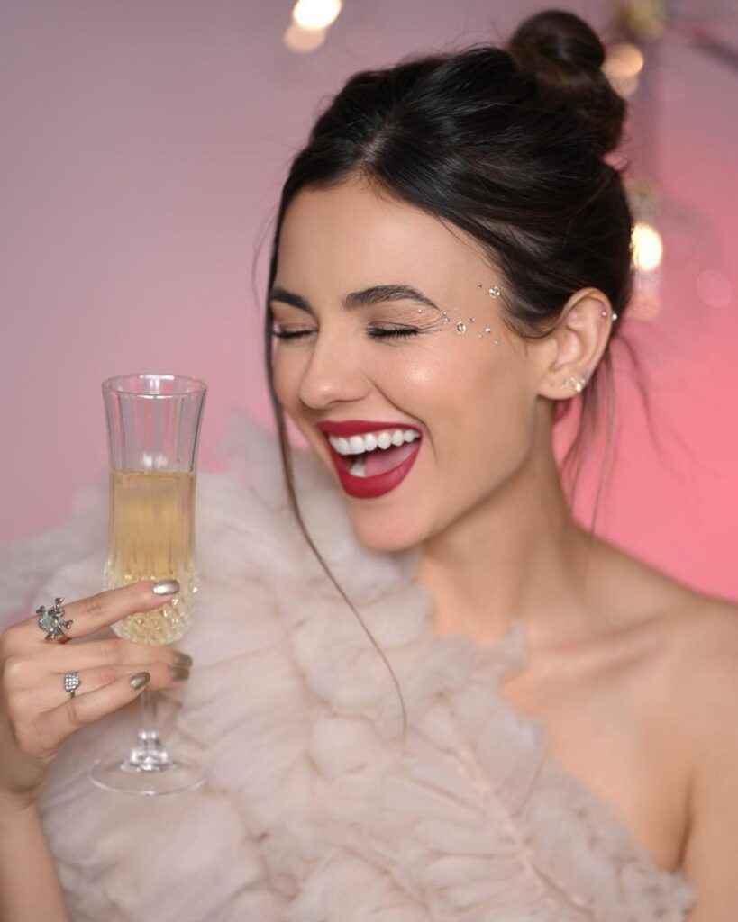 Victoria Justice Biography, Age, Wiki, Net Worth, Boyfriend, Husband, Career And More 